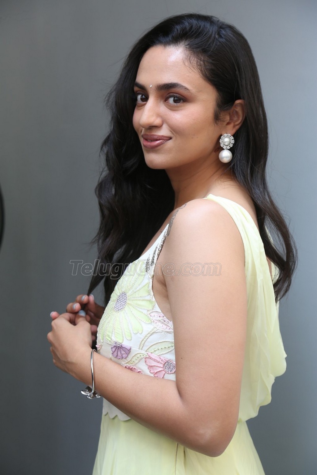 Actress Malavika Nair Images